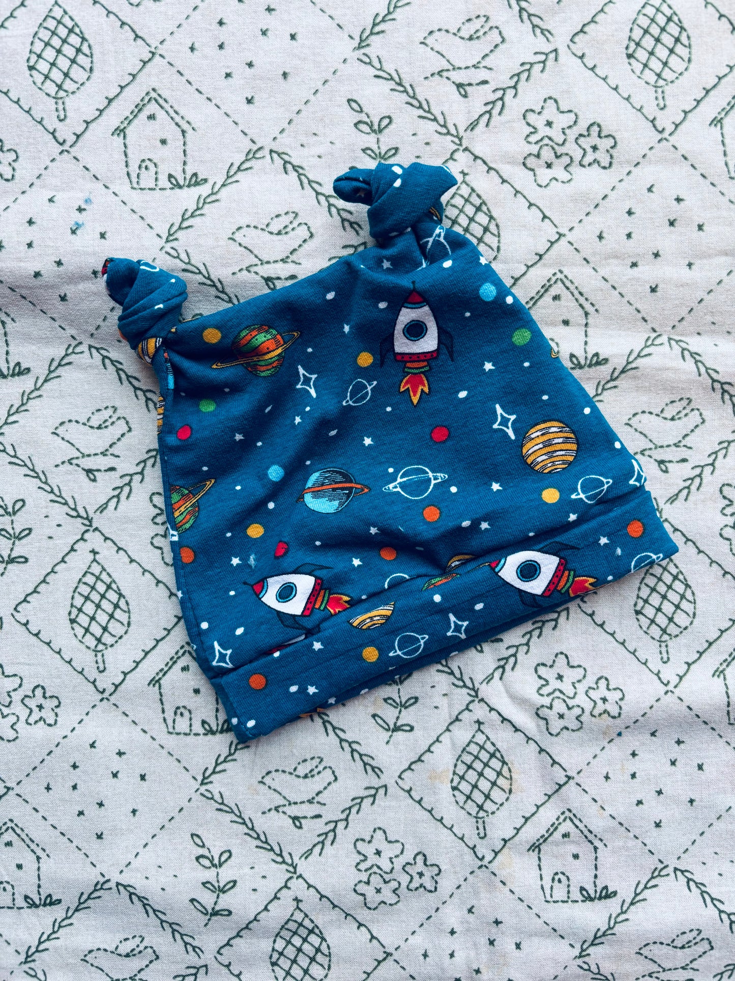 Hat: Space: 0-3 months