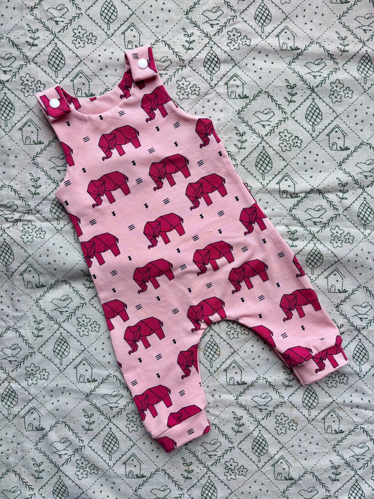 Dungarees: Pink elephants: 0-3 months